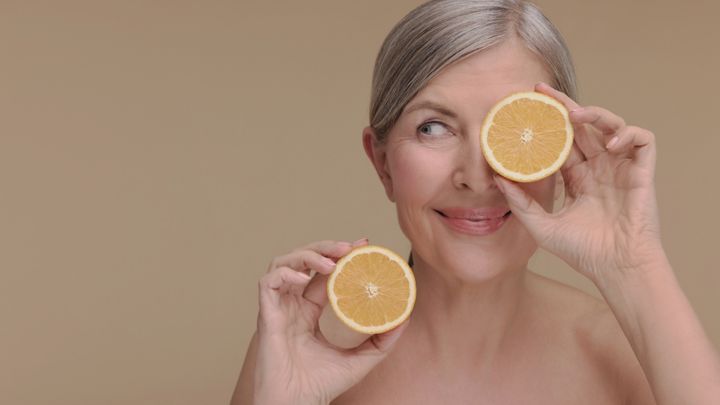 Pourquoi adopter la Vitamine C dans votre routine beauté après 40 ans ?