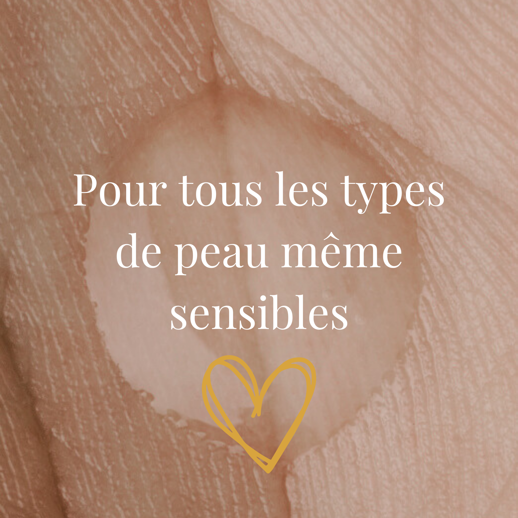 Application du soin repulpant sur peau mature