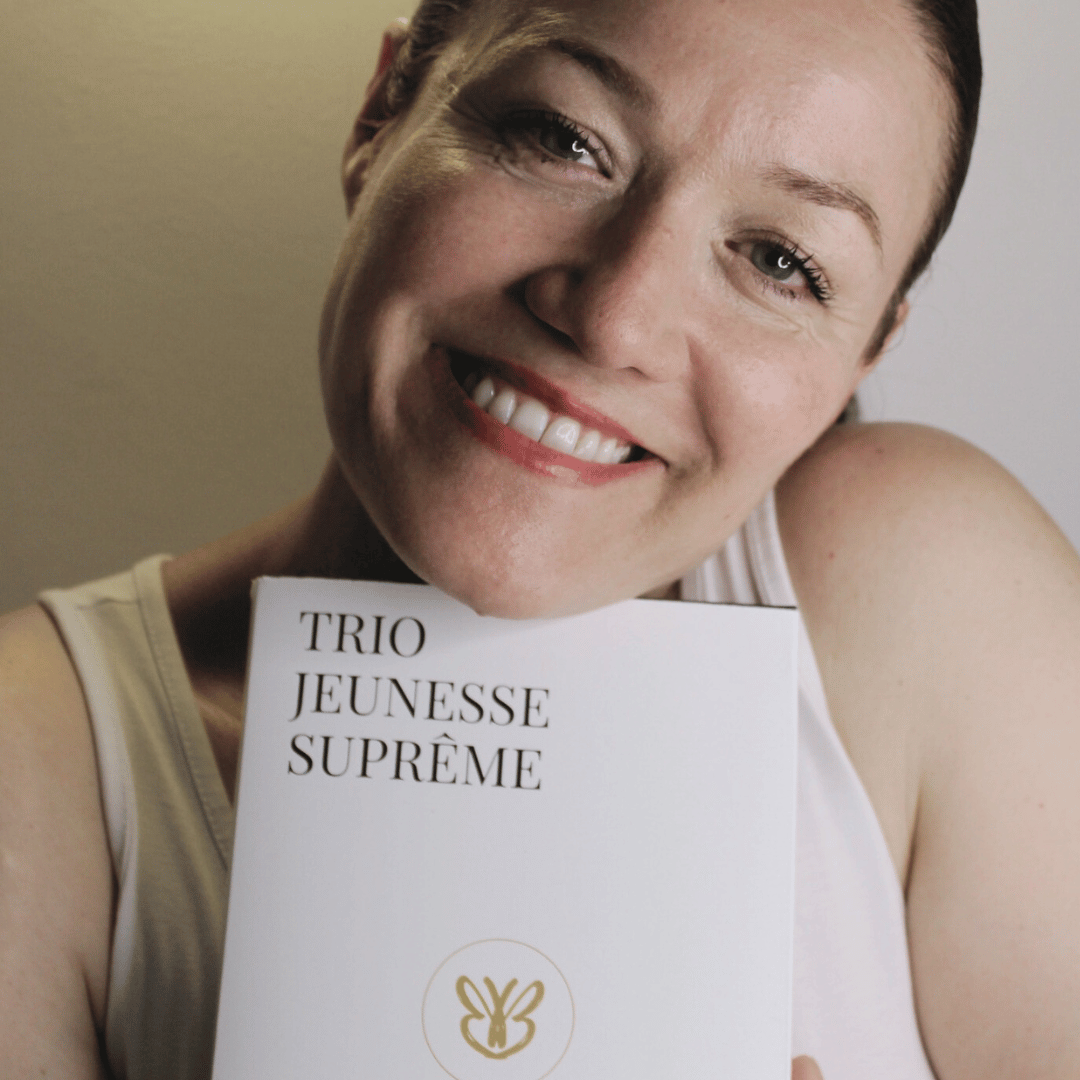 Claire présente la routine Jeunesse Globale pour lisser, raffermir et illuminer la peau après 40 ans
